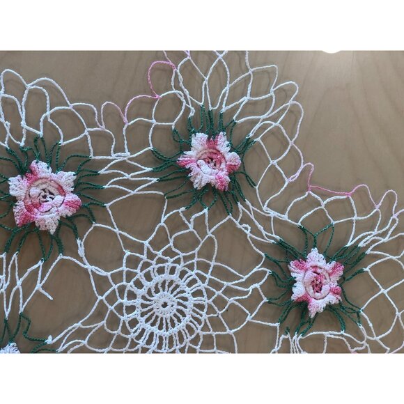 LOT of 6 VTG  Handmade crochet doilies. - Picture 11 of 16